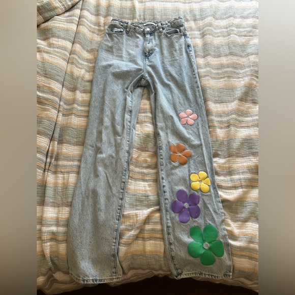 Pacsun Light Wash 90’s Boyfriend Jeans With Flowers - Picture 1 of 4